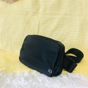 LULULEMON Everywhere Belt Bag in Heritage Jaquard NEW Limited Edition
